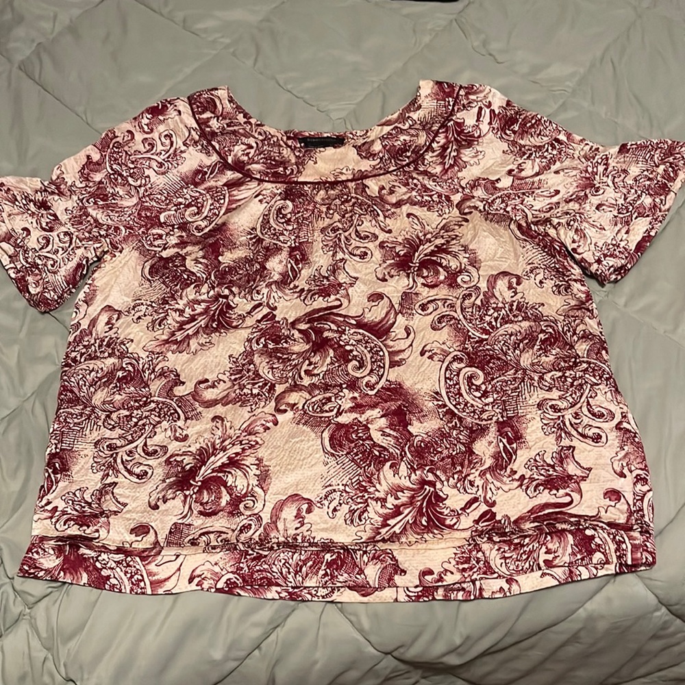 BCBG Maxazria top 100% silk!